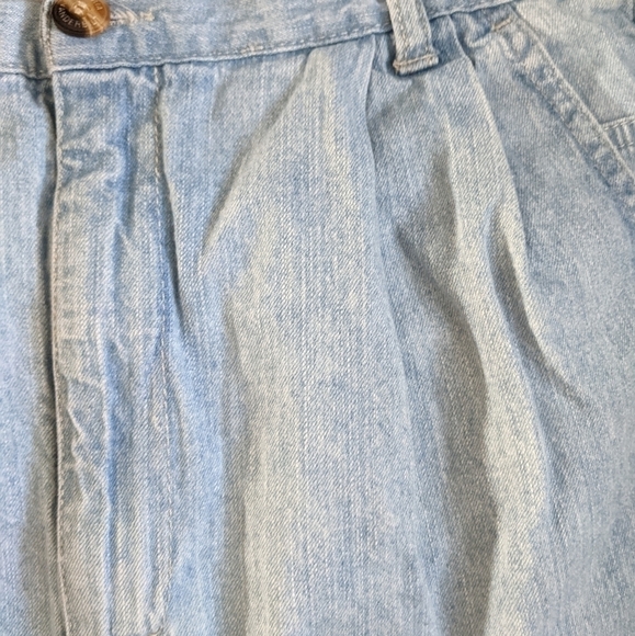 Vintage High Waisted Shorts by Gloria Vanderbilt Grandma Pants - Picture 4 of 4